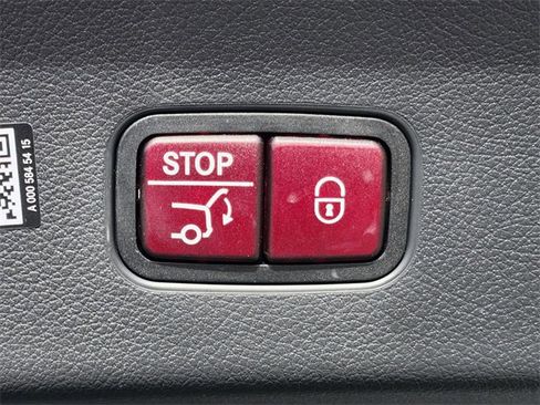 Certified 2025 Mercedes-Benz GLC 300 4MATIC image 18