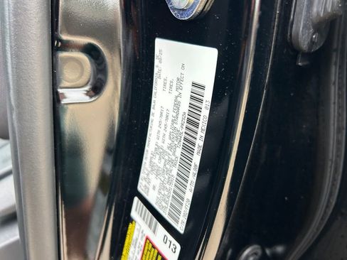 Used 2025 Toyota Tacoma SR5 AWD/4WD image 10