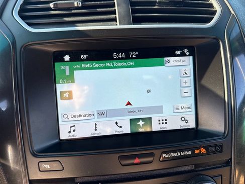 Used 2017 Ford Explorer XLT w/ Equipment Group 202A AWD/4WD image 34