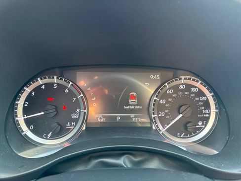 Used 2023 Toyota Highlander XLE FWD image 16