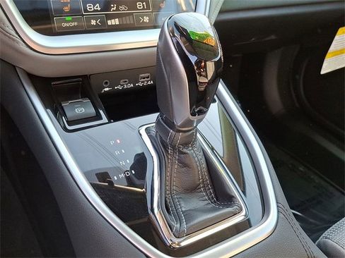 Used 2025 Subaru Outback Premium image 14