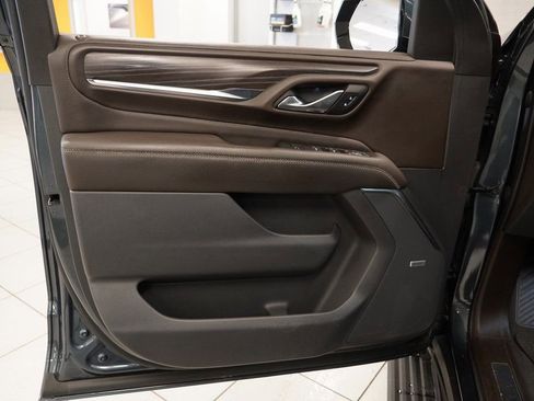 Used 2021 GMC Yukon XL Denali w/ Denali Premium Package image 21