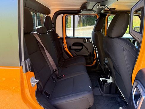 Used 2021 Jeep Gladiator Sport image 17