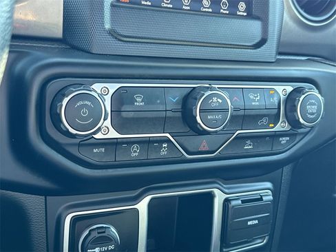 Used 2023 Jeep Gladiator Sport image 24