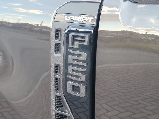 Used 2024 Ford F250 Lariat w/ Sport Appearance Package AWD/4WD image 9