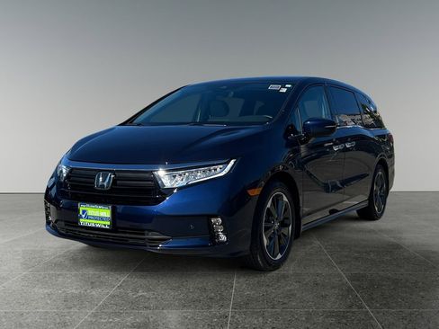 Used 2024 Honda Odyssey Elite image 3