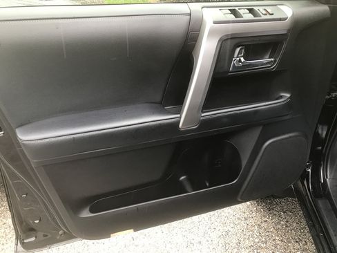 Used 2021 Toyota 4Runner SR5 AWD/4WD image 11