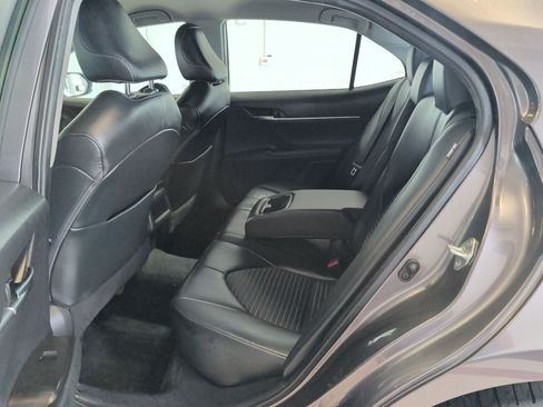 Used 2021 Toyota Camry SE FWD image 10