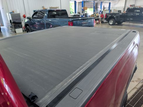 Used 2019 GMC Sierra 2500 SLE w/ SLE Preferred Package AWD/4WD image 7