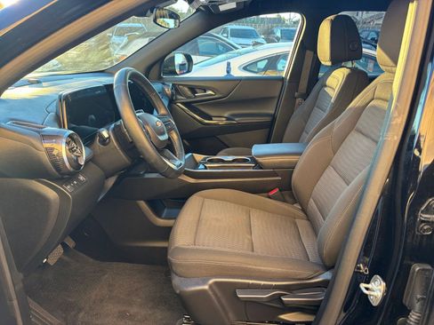 Used 2025 Chevrolet Equinox LT image 27