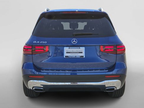New 2026 Mercedes-Benz GLB 250 image 4