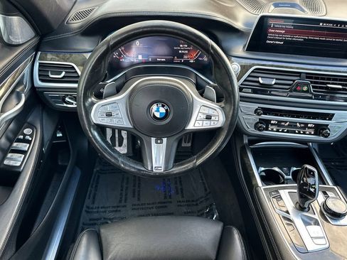 Used 2021 BMW 750i xDrive w/ Executive Package AWD/4WD image 15