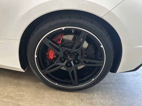 Used 2021 Chevrolet Corvette Stingray Premium Cpe w/ Z51 Performance Package image 15