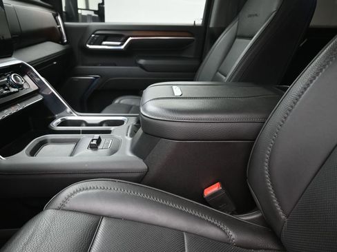 Used 2024 GMC Sierra 3500 Denali w/ Denali Reserve Package AWD/4WD image 21