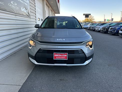 New 2025 Kia Niro EX image 2