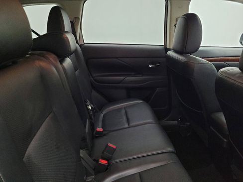 Used 2015 Mitsubishi Outlander GT image 19