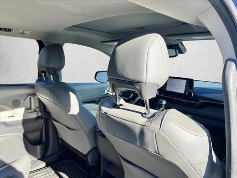 Certified 2021 Toyota Sienna XLE image 22