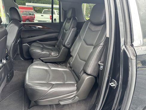 Used 2020 Cadillac Escalade ESV Luxury RWD image 21