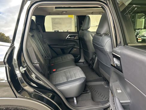 New 2026 Mitsubishi Outlander SE image 27