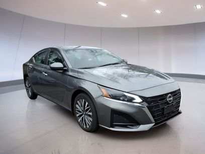 Used 2023 Nissan Altima 2.5 SV