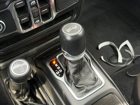 Used 2021 Jeep Wrangler Unlimited Sahara AWD/4WD image 24