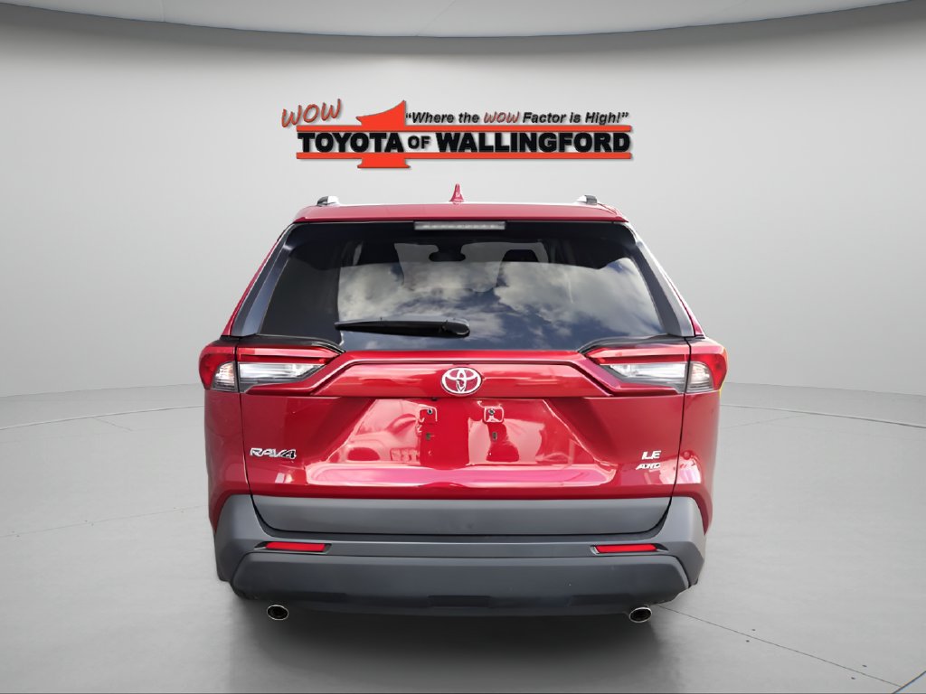 Used 2021 Toyota RAV4 LE AWD/4WD image 10