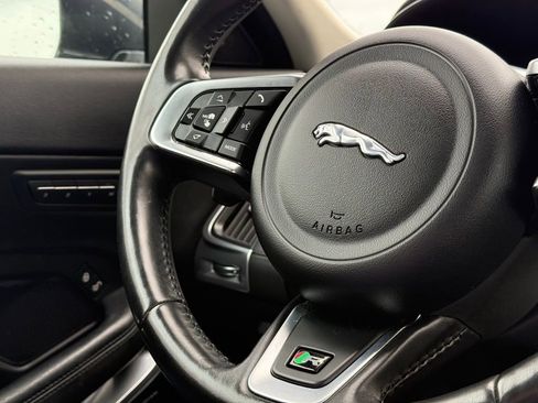 Used 2020 Jaguar E-PACE SE AWD/4WD image 18