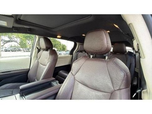 Certified 2024 Toyota Sienna Platinum FWD image 21