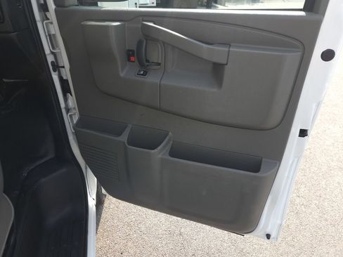 Used 2018 Chevrolet Express 3500 w/ Power Convenience Package image 18