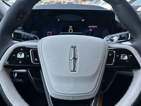 New 2026 Lincoln Aviator 2WD image 24