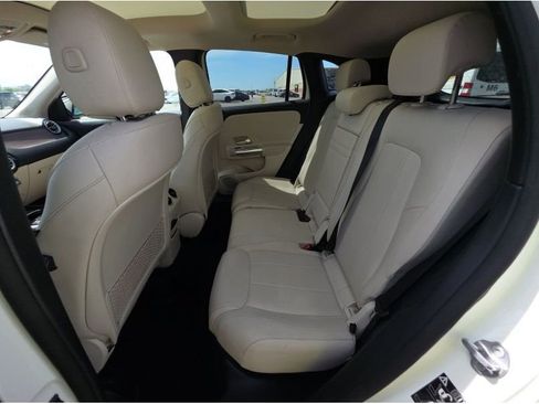 Used 2022 Mercedes-Benz GLA 250 4MATIC w/ Premium Package Lite image 25