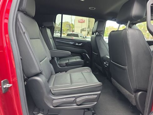 Used 2022 GMC Yukon XL Denali AWD/4WD image 14