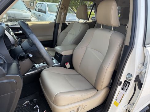 Used 2022 Toyota 4Runner SR5 Premium w/ Moonroof Package RWD image 12