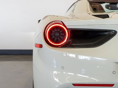 Used 2018 Ferrari 488 Spider image 16