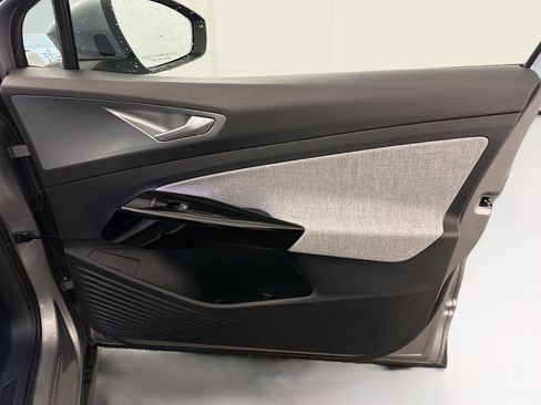 Used 2023 Volkswagen ID.4 Pro image 33