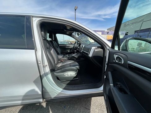 Used 2012 Porsche Cayenne image 13