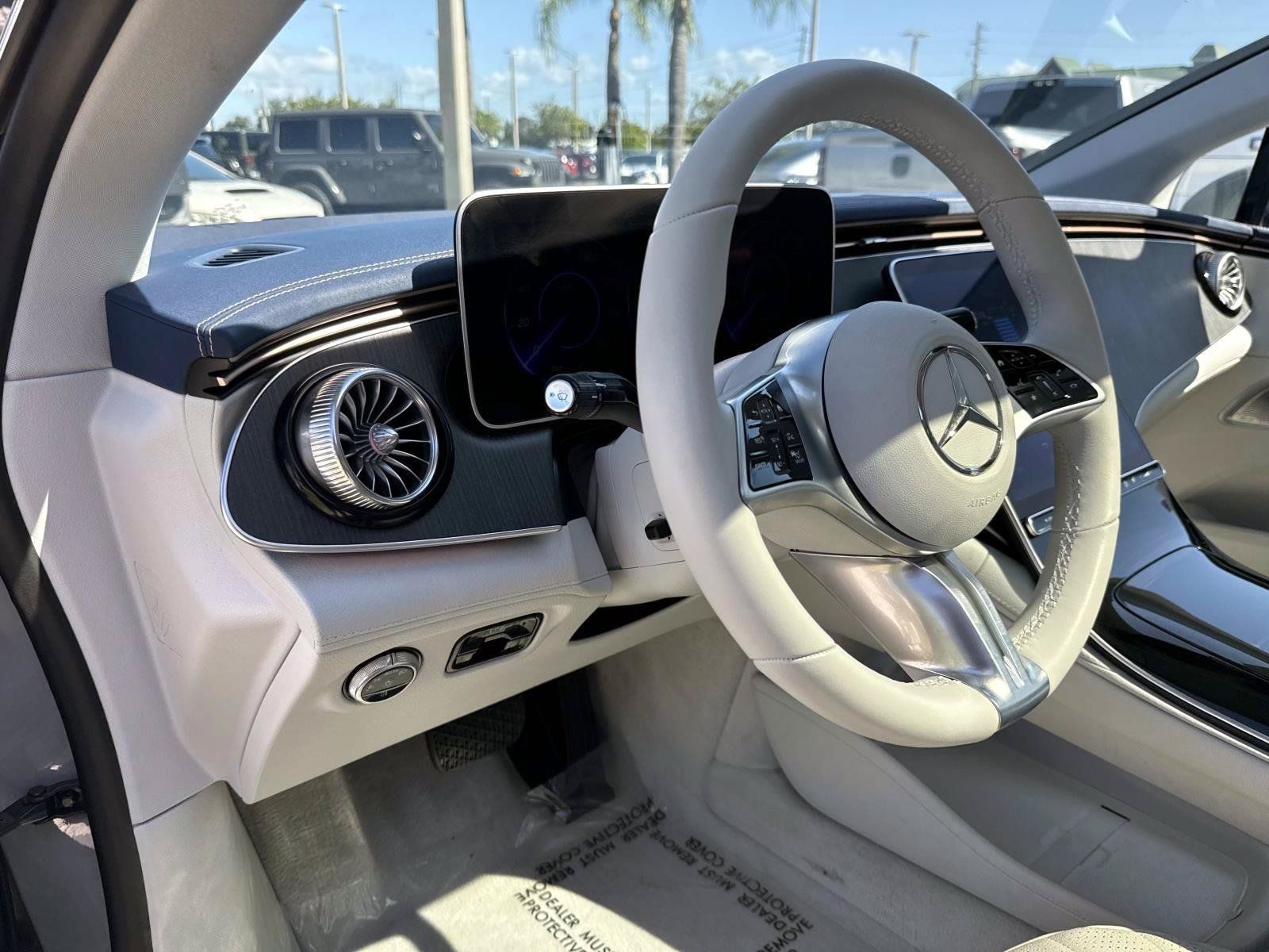 Used 2023 Mercedes-Benz EQE 500 4MATIC Sedan image 19