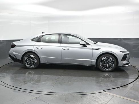 New 2026 Hyundai Sonata SEL image 3