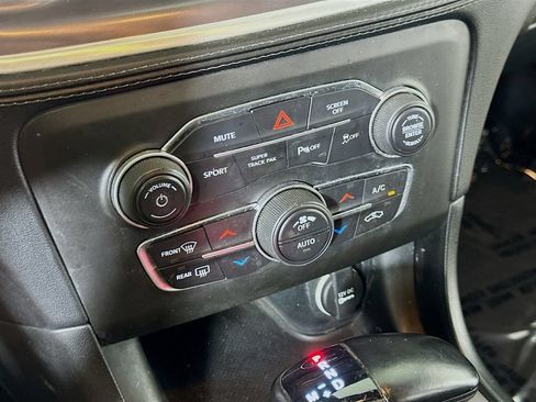 Used 2022 Dodge Charger R/T w/ Plus Group RWD image 23