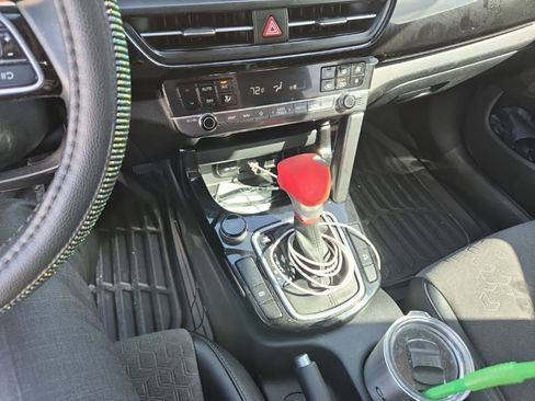 Used 2025 Kia Seltos S image 10