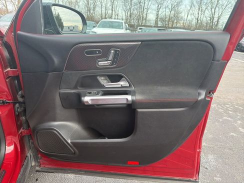 Used 2020 Mercedes-Benz GLB 250 4MATIC image 29