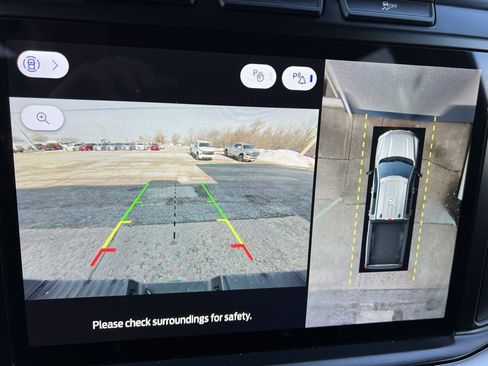 Used 2023 Ford F250 Lariat w/ Chrome Package image 37