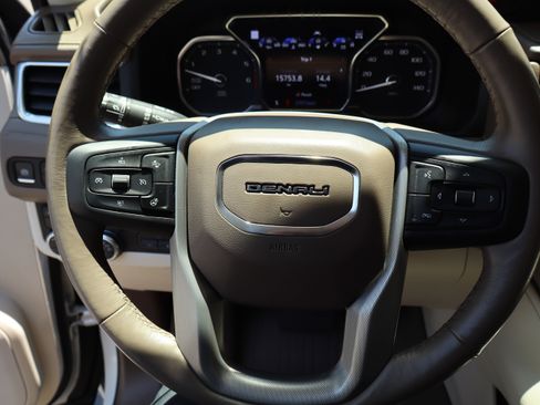 Used 2021 GMC Yukon Denali w/ Denali Ultimate Package AWD/4WD image 21