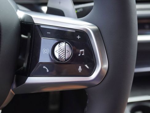 New 2025 BMW 740i w/ Executive Package image 15