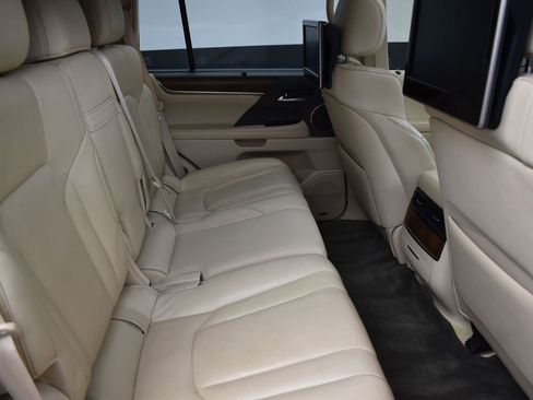 Used 2017 Lexus LX 570 4WD image 24