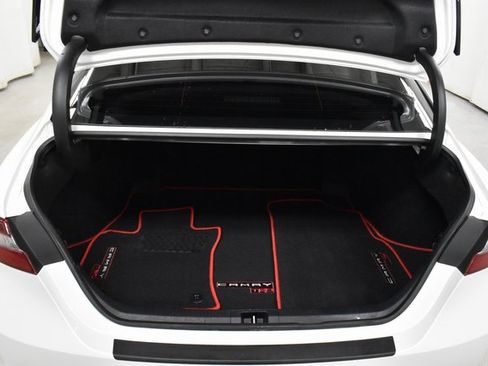 Used 2024 Toyota Camry image 11