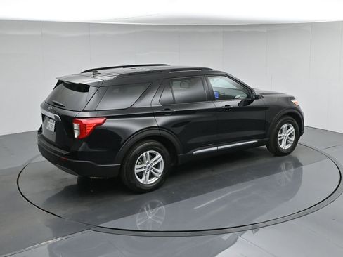 Used 2024 Ford Explorer XLT w/ Equipment Group 202A RWD image 45
