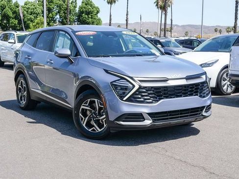 Certified 2025 Kia Sportage LX FWD image 2