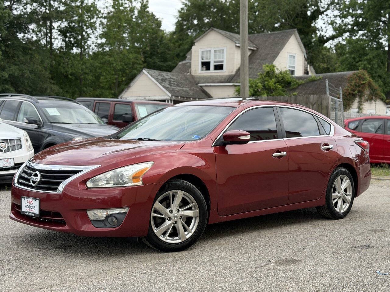 Used 2014 Nissan Altima 2.5 SL w/ Technology Package FWD image 2