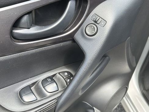 Used 2022 Nissan Rogue Sport S FWD image 25